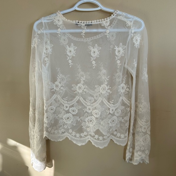 Dulcie Ivory Lace Blouse with Scalloped Edges - Picture 2 of 6